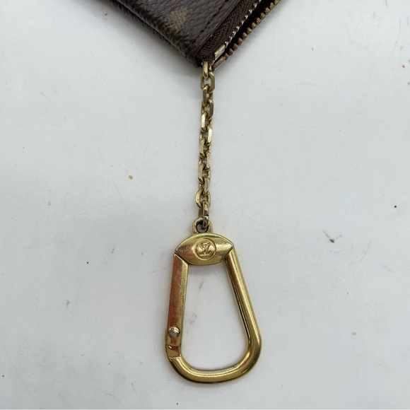 Louis Vuitton Monogram Canvas Key Holder - Picture 16 of 16